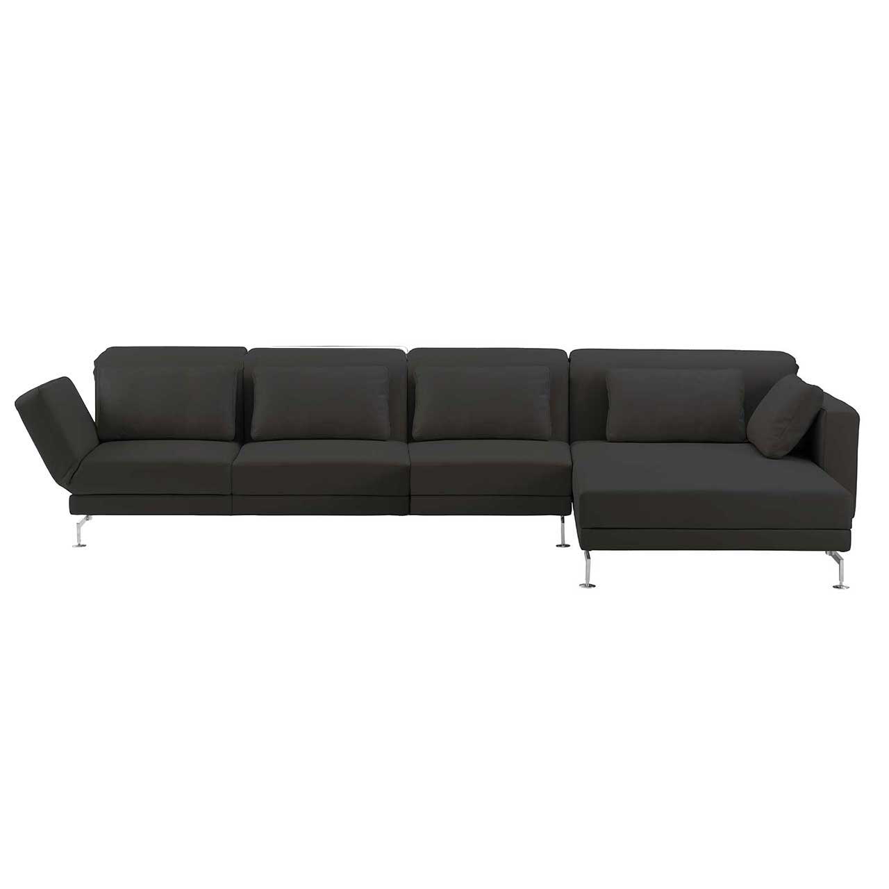 brühl moule medium - Sitzgruppe 73126 + 73139 Eckgarnitur in schwarzem Stoff mit Longchair rechts, dekoriert mit vier Kissen.