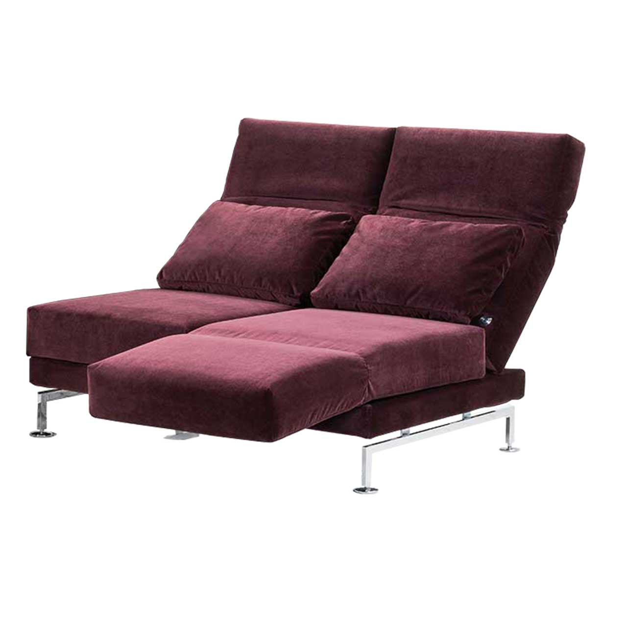brühl moule medium - Anstellsofa 73123 2-Sitzer Drehsitz rechts Anstellsessel mit 2 Sitzen in bordeauxrotem Stoff mit Armlehne rechts. Die Armlehne wurde zur Relaxposition vorgeschenkt, die Rücken sind leicht abgesenkt.