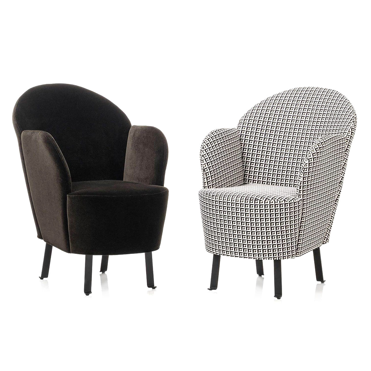 brühl floret Sessel 65801 Zwei Sessel mit Füßen aus schwarzem Flachstahl. Die Bezüge sind schwarz und schwarz-weiß gemustert.