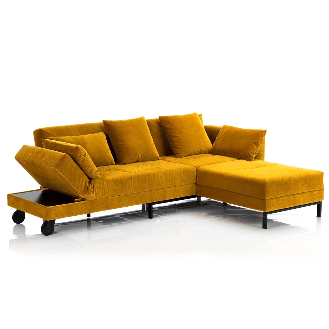 Four-two-68896-2 Eckgarnitur in gelbem Stoff mit schwenkbarem Longchair links.