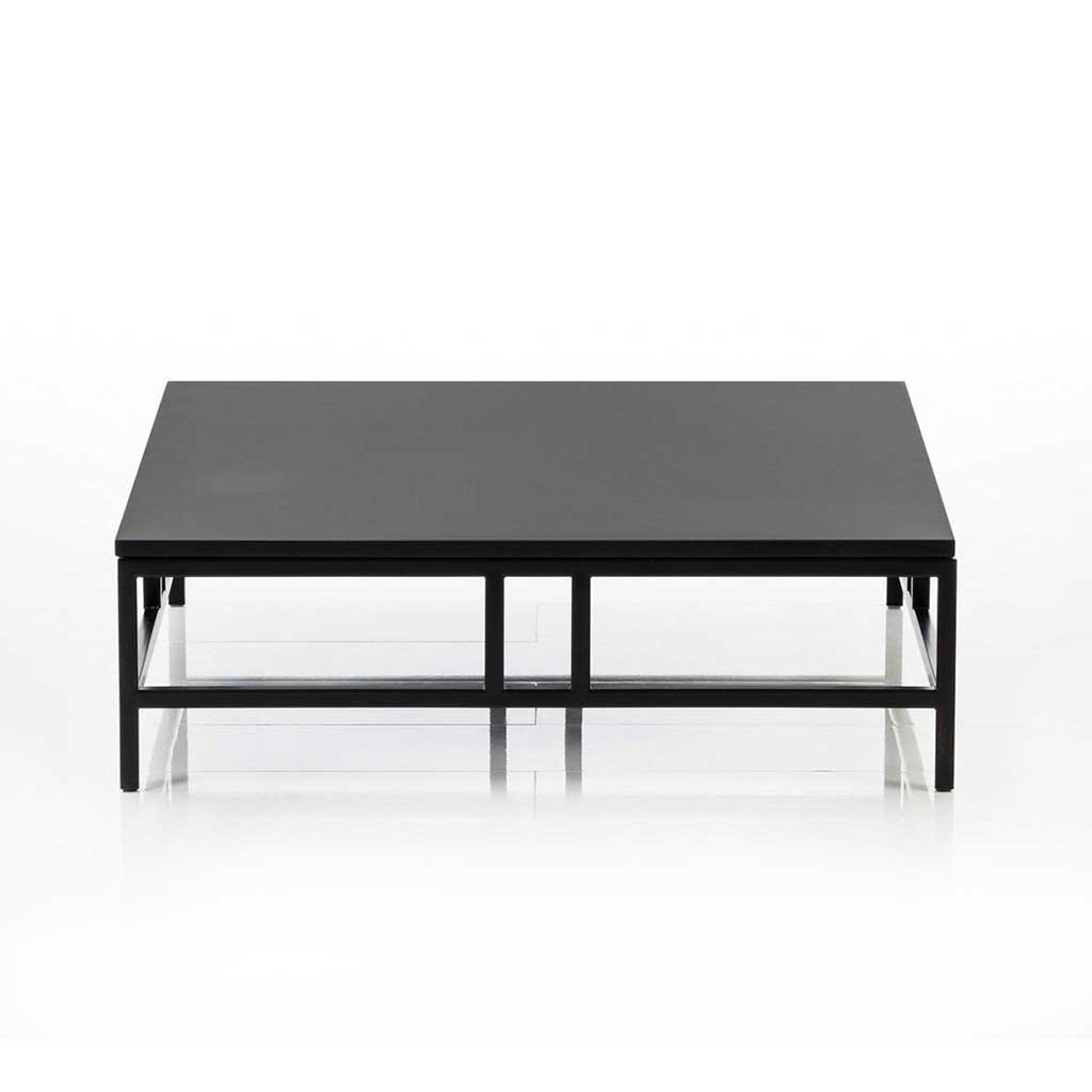brühl easy pieces 62090 Quadratischer Wohnzimmertisch mit schwarzem Untergestell und schwarz gebeizter Tischplatte.