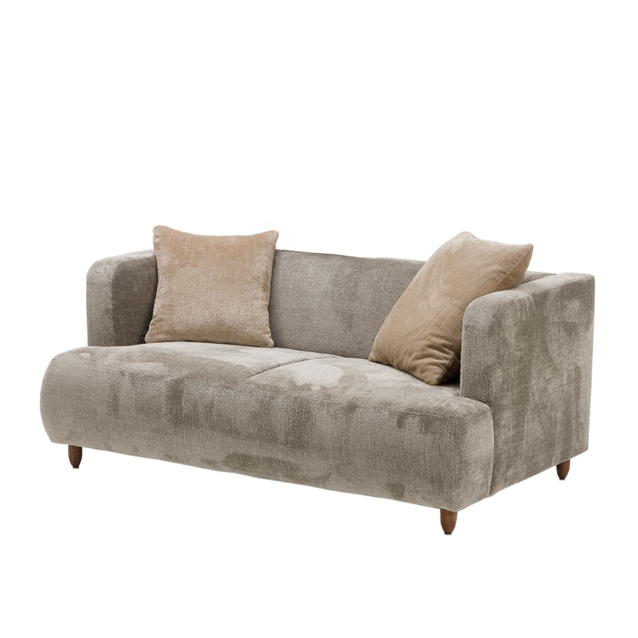 brühl aoyama 75005 Hellbraunes Sofa. Auf dem Sofa liegen zwei quadratische Kissen.