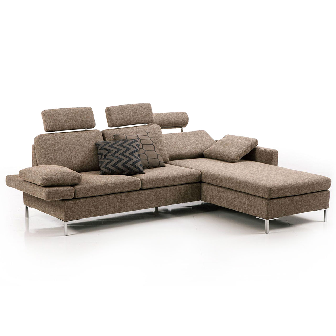 brühl alba - Garnitur 67616 + 67643 Braune Eckgarnitur mit Longchair rechts. An allen Sitzplätzen wurden zusätzliche Kopfstützen montiert.